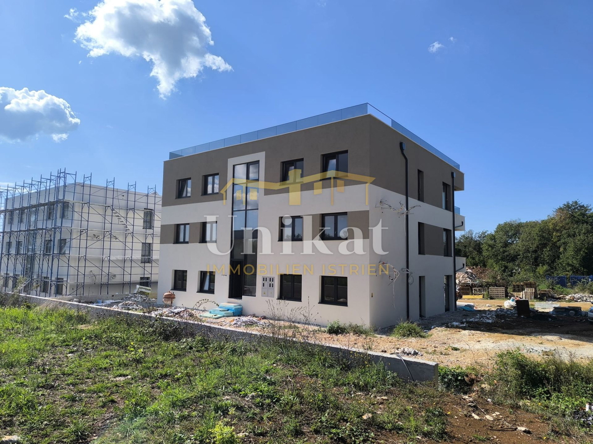 Attico con ampia terrazza sul tetto - 4 km dal mare